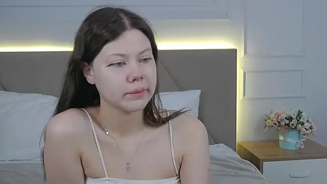 Sophie Rays online show from 9, 4, 2026