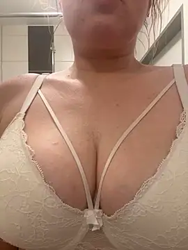 FeuchteMona online show from 15, 3, 2026