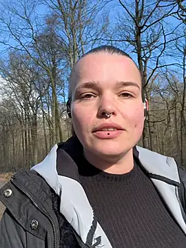 YoungLoreena online show from 16, 3, 2026