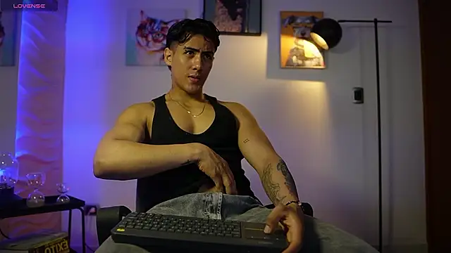 Tayler Cross  online show from 14, 3, 2026