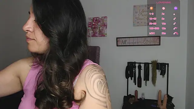 Snapshot of violeta_scott chatting on 10, 6, 2026 violeta scott online show from 10, 6, 2026