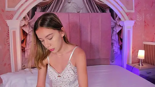 sofi naughty   online show from 28, 4, 2026