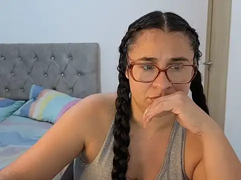 Snapshot of estrellajunior chatting on 11, 6, 2026 estrellajunior online show from 11, 6, 2026