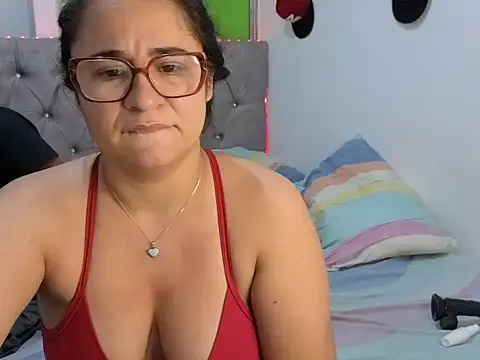 Snapshot of estrellajunior chatting on 17, 6, 2026 estrellajunior online show from 17, 6, 2026