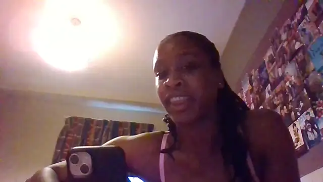 Halligirl online show from 8, 5, 2026