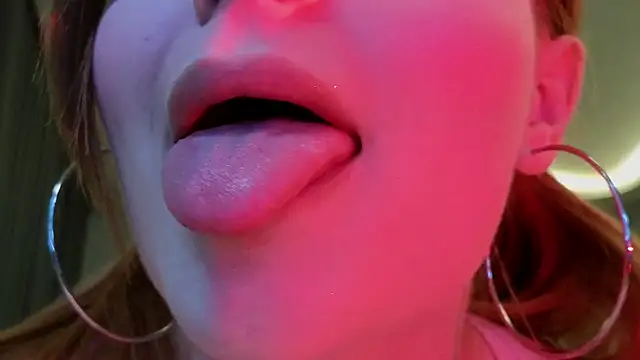 mollybossy online show from 13, 4, 2026