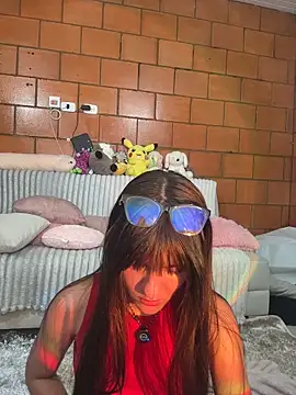 xayah cute online show from 5, 5, 2026