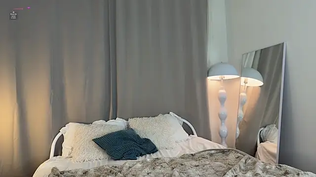 JuicySweetBliss online show from 8, 4, 2026
