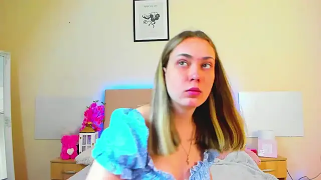 Snapshot of MelanieCuty chatting on 6, 6, 2026 MelanieCuty online show from 6, 6, 2026
