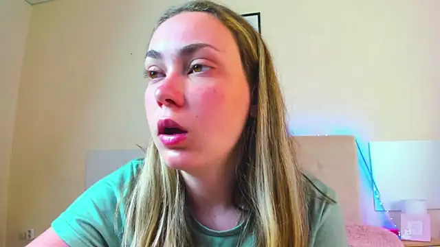 Snapshot of MelanieCuty chatting on 15, 6, 2026 MelanieCuty online show from 15, 6, 2026