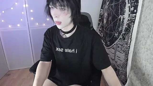 Snapshot of Simochka_w chatting on 3, 8, 2026 Simochka w online show from 3, 8, 2026
