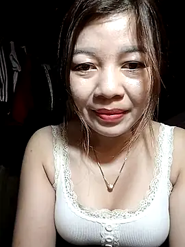 Yiyi102300 online show from 3, 4, 2026