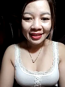 Yiyi102300 online show from 5, 4, 2026