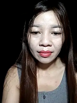 Yiyi102300 online show from 26, 4, 2026