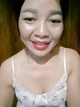 Snapshot of Yiyi102300 chatting on 27, 5, 2026 Yiyi102300 online show from 27, 5, 2026