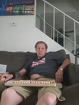 yourMasterisBored online show from 17, 7, 2026