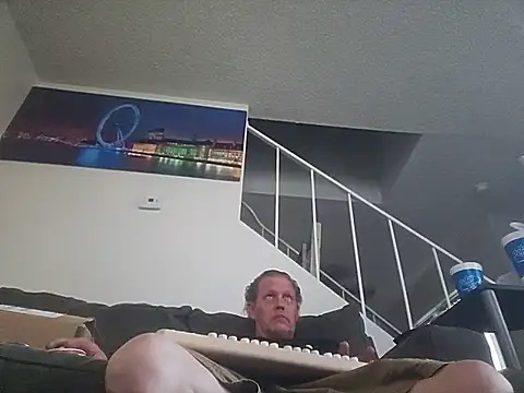 yourMasterisBored online show from 25, 7, 2026