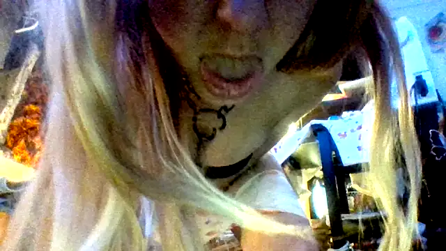 Snapshot of Ambionce chatting on 1, 6, 2026 Ambionce online show from 1, 6, 2026