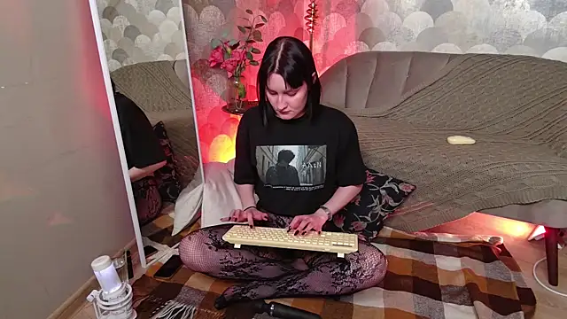 Velvet Lily online show from 1, 5, 2026
