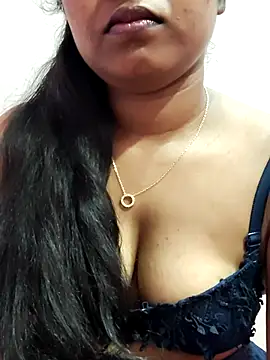 hotmiki online show from 12, 4, 2026