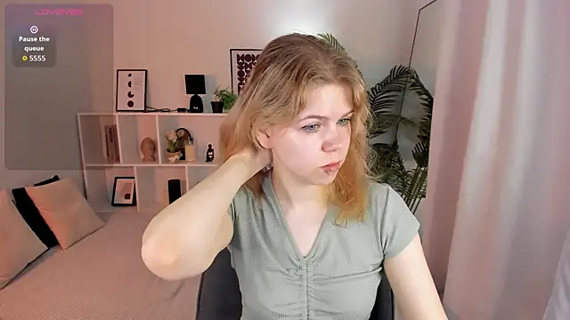 ElizabethVane online show from 10, 5, 2026