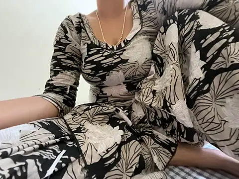 Snapshot of Noor_Sexy02 chatting on 18, 7, 2026 Noor Sexy02 online show from 18, 7, 2026