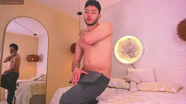 Snapshot of Dylan_vega01 chatting on 14, 3, 2026 Dylan vega01 online show from 14, 3, 2026