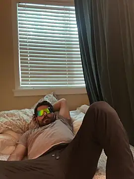 Snapshot of Hairylatino11 chatting on 14, 3, 2026 Hairylatino11 online show from 14, 3, 2026