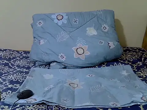 Snapshot of Darkchocolatequeen chatting on 8, 7, 2026 Darkchocolatequeen online show from 8, 7, 2026