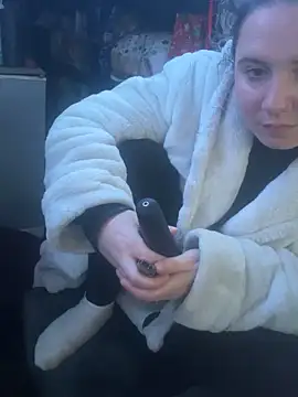 curvyneon online show from 13, 4, 2026