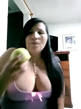 Snapshot of Ladygreeneyes chatting on 21, 4, 2026 Ladygreeneyes online show from 21, 4, 2026