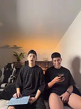 Snapshot of SebastianReed_ chatting on 14, 4, 2026 SebastianReed online show from 14, 4, 2026