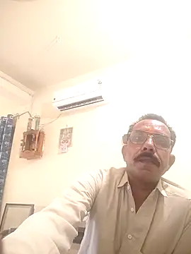 Snapshot of biger_top chatting on 15, 7, 2026 biger top online show from 15, 7, 2026