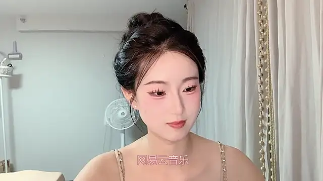 Snapshot of 1X-yiyi chatting on 11, 5, 2026 1X-yiyi online show from 11, 5, 2026