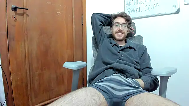 Snapshot of 4rthurTV chatting on 11, 7, 2026 4rthurTV online show from 11, 7, 2026