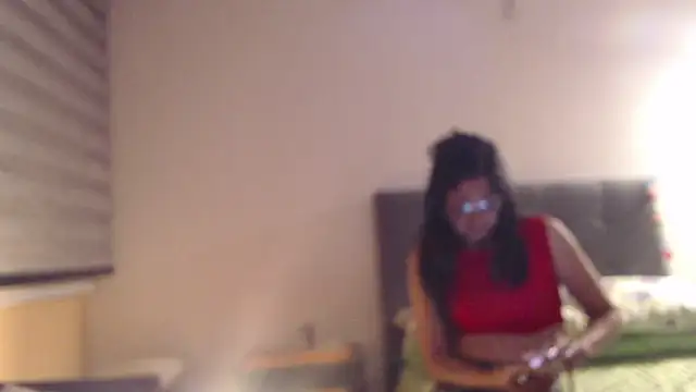 Taniafirelux online show from 7, 4, 2026