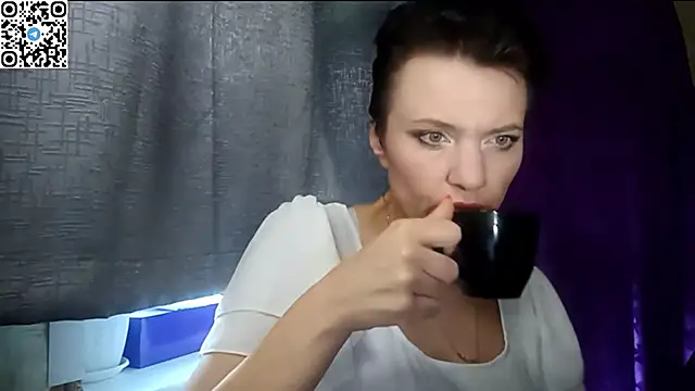 Snapshot of HotMamaQueen234 chatting on 2, 6, 2026 HotMamaQueen234 online show from 2, 6, 2026