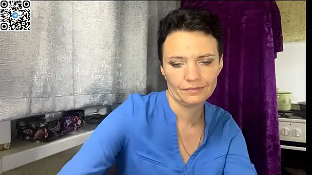 HotMamaQueen234 online show from 28, 6, 2026