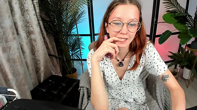 Snapshot of AmelieViolet chatting on 25, 6, 2026 AmelieViolet online show from 25, 6, 2026