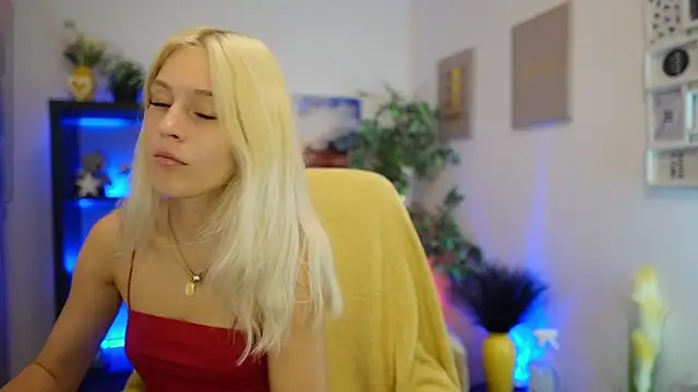 Luna Grace18 online show from 11, 6, 2026