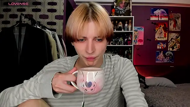 Snapshot of sweet_peach___ chatting on 19, 6, 2026 sweet peach online show from 19, 6, 2026