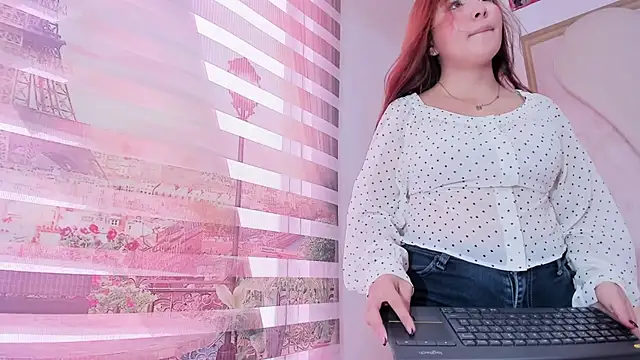Snapshot of little_doll18_ chatting on 5, 5, 2026 little doll18 online show from 5, 5, 2026