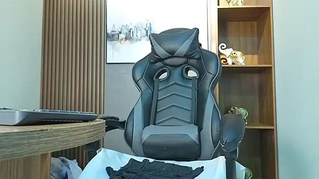 Samantha  Firee online show from 28, 4, 2026