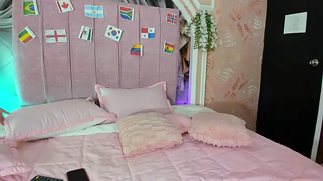 Snapshot of dulce_girls chatting on 20, 6, 2026 dulce girls online show from 20, 6, 2026