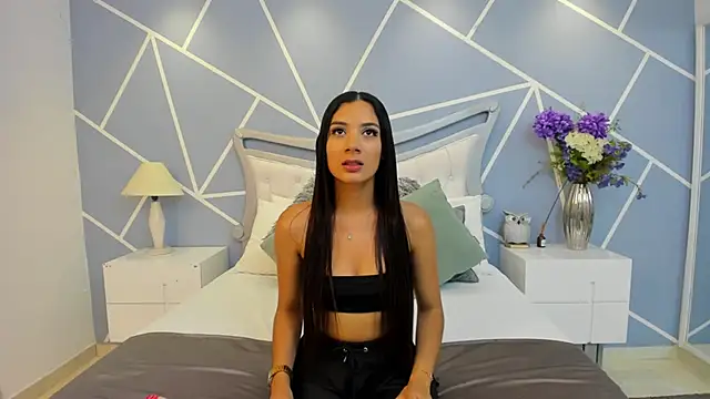 Snapshot of EmmaFosther chatting on 8, 5, 2026 EmmaFosther online show from 8, 5, 2026