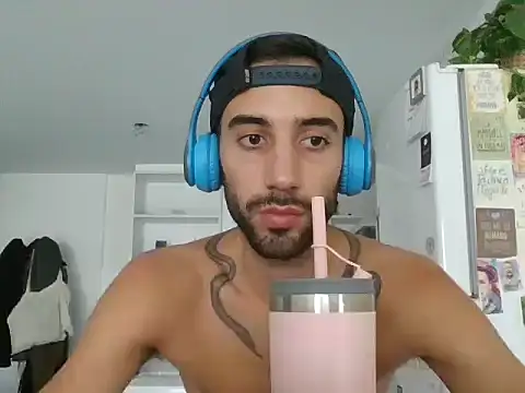 Snapshot of SantinnoVale chatting on 20, 3, 2026 SantinnoVale online show from 20, 3, 2026