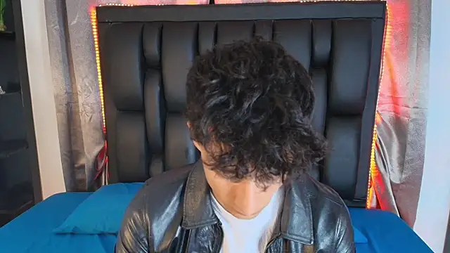 Snapshot of MaxiimoRomano_ chatting on 19, 6, 2026 MaxiimoRomano online show from 19, 6, 2026