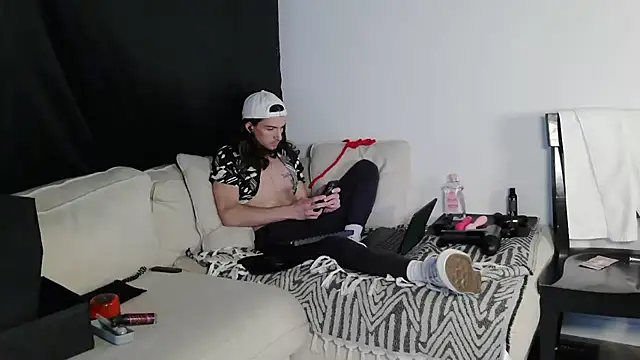 Snapshot of DylanBrook chatting on 12, 4, 2026 DylanBrook online show from 12, 4, 2026