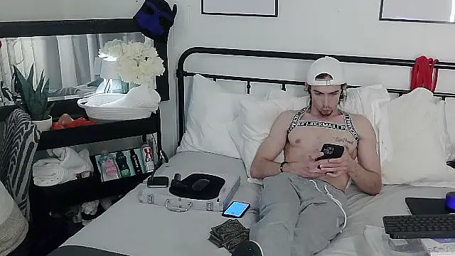 Snapshot of DylanBrook chatting on 15, 4, 2026 DylanBrook online show from 15, 4, 2026