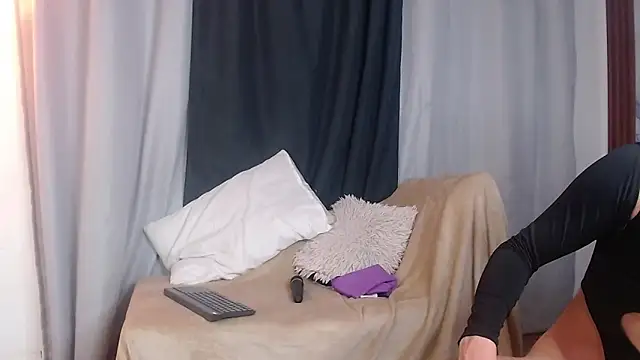 Astrid Porno online show from 28, 5, 2026